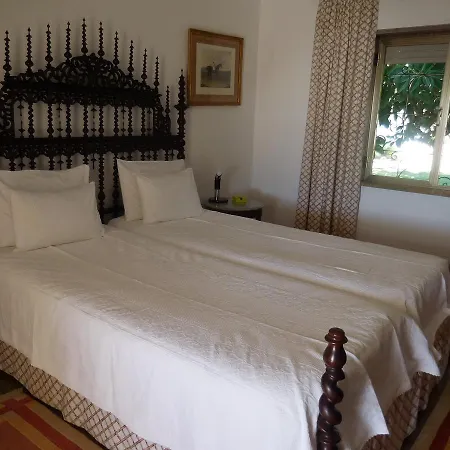 Casa Tres Palmeiras Couette-café Portimão