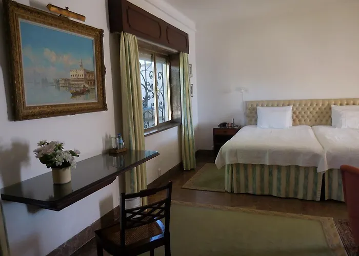 Casa Tres Palmeiras Bed & Breakfast *